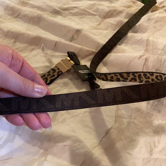 Michael Kors cute large reversible belt nwt - Picture 6 of 8